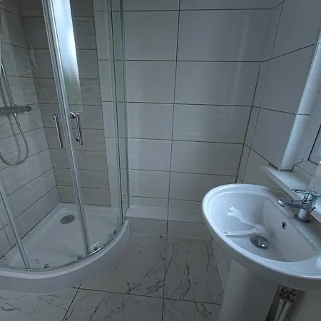 Сasa de vacaciones Four Bed House With Two Parking Spaces Bristol