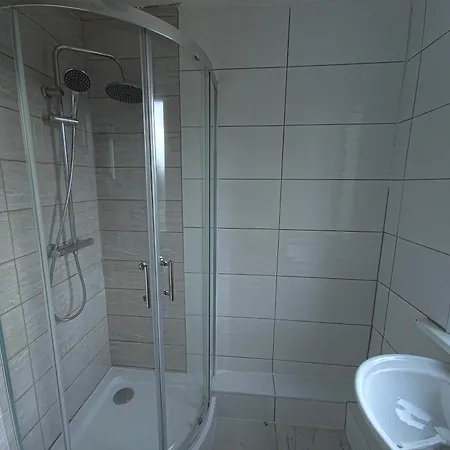 Сasa de vacaciones Four Bed House With Two Parking Spaces Bristol